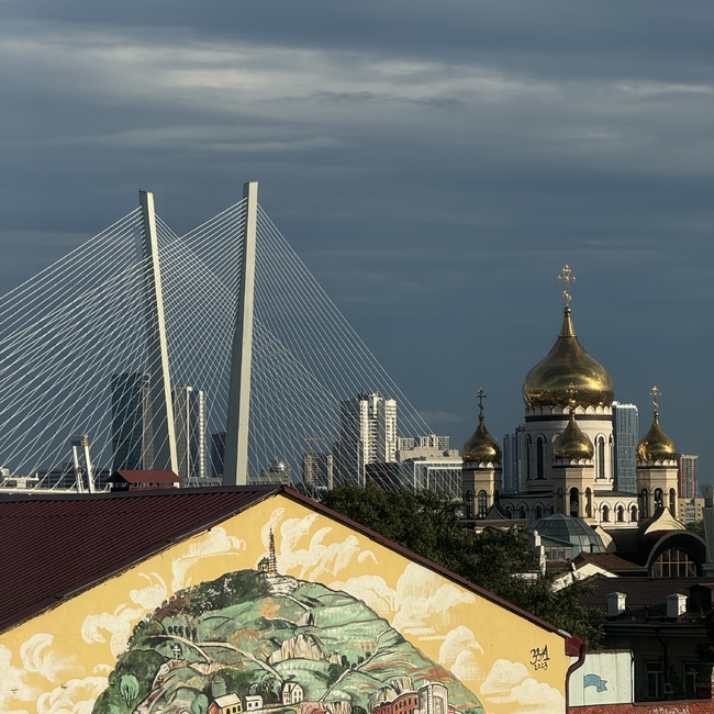 Фотография Золотые купола на фоне Золотого моста  | Виктория Евгеньевна Маркушина