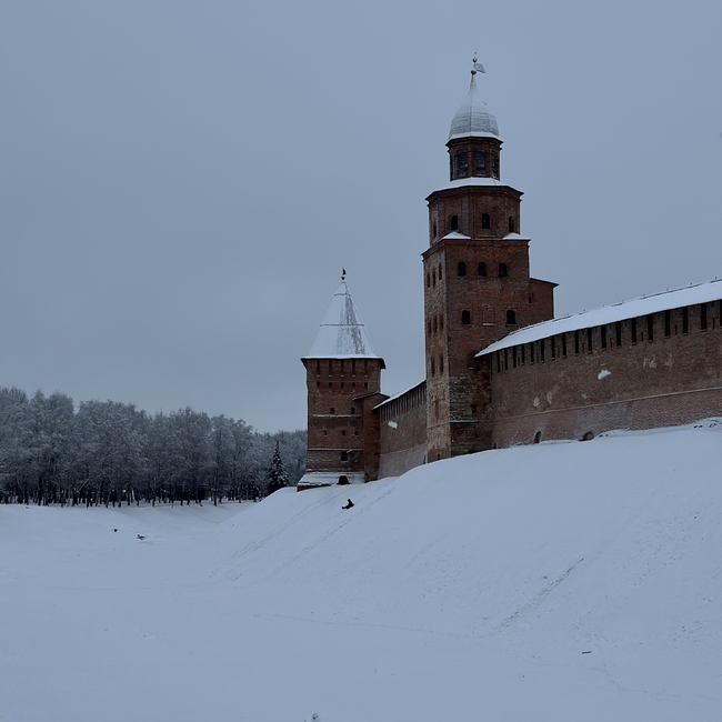 Фотография Снеговик: страж Новгородского кремля | Анастасия Игоревна Горшунова